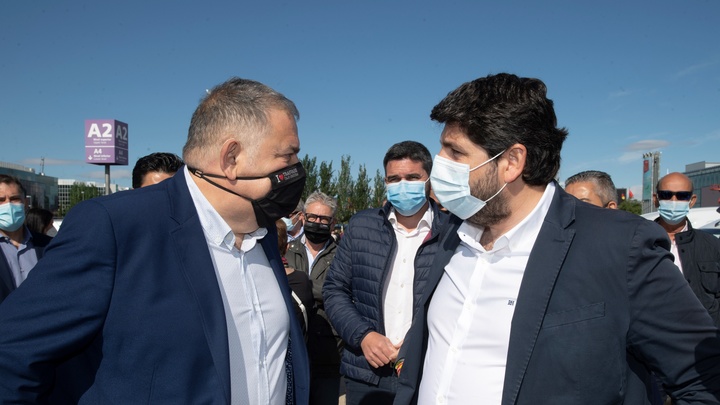 El presidente López Miras, en la manifestación convocada por el Círculo del Agua (2)
