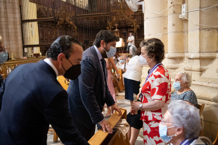 López Miras asiste a la misa en honor a la Virgen de la Fuensanta (1)