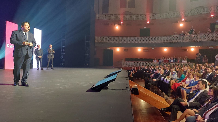 El Gobierno regional muestra su apoyo al sector del transporte y destaca a Grupo Caliche como referente en innovación logística (2)