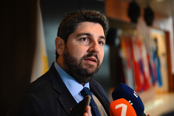 López Miras critica en Bruselas el "hachazo" del 50 por ciento al Tajo-Segura