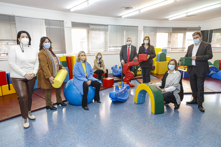 Isabel Franco, durante su visita a las instalaciones del Centro de Atención Temprana de Astrapace