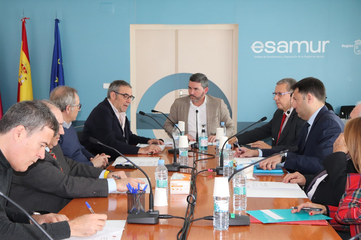 Imagen del Consejo de Administración de Esamur celebrado recientemente y presidido por el consejero Antonio Luengo.
