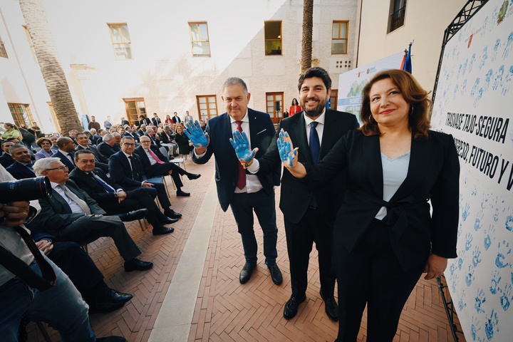 López Miras preside el acto con motivo del 44 aniversario del trasvase Tajo Segura (2)