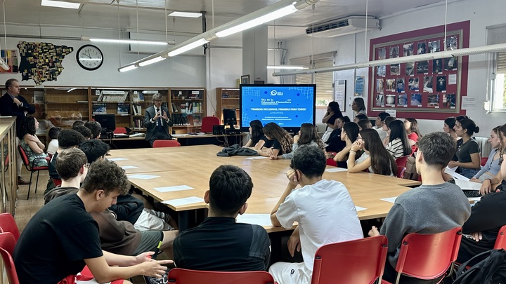 Encuentro con alumnos del IES Saavedra Fajardo