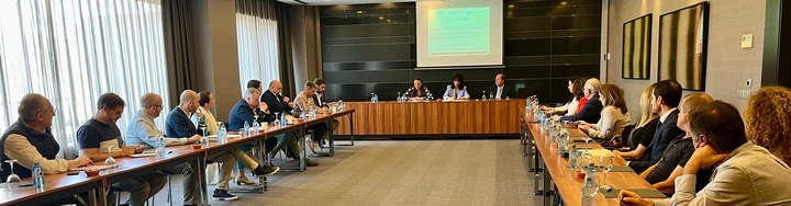 Un momento de la reunión de la Mesa del Turismo en la que se informó de los trabajos de la Red de Cátedras de Turismo.