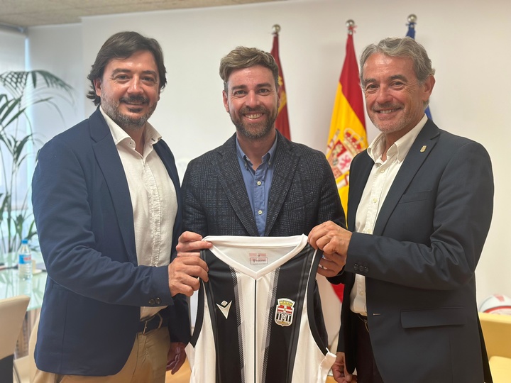 La Región de Murcia continuará patrocinando al Odilo Cartagena de baloncesto e incrementará la partida tras su ascenso a LEB Oro