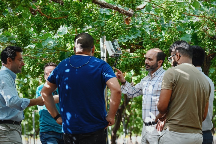 Visita a una finca con tecnología agrícola.