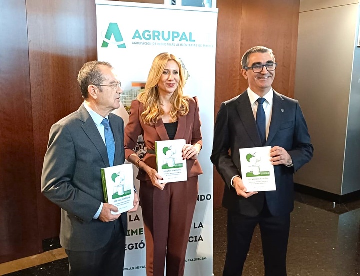 Presentación del libro conmemorativo del centenario de Agrupal