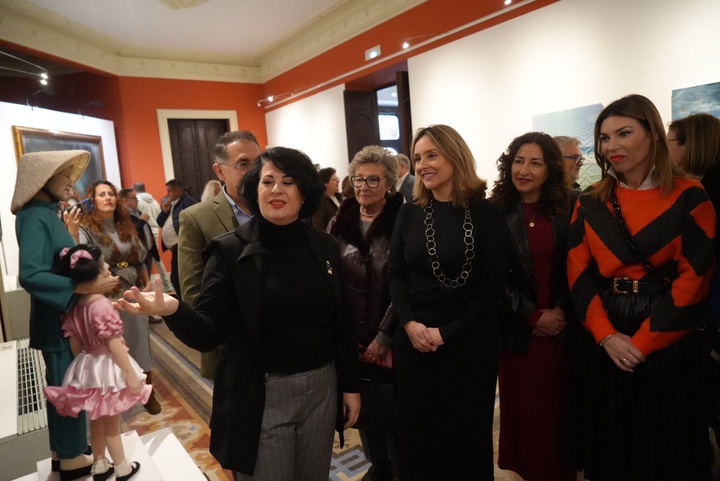 La consejera de Política Social destaca la presencia de mujeres creadoras y reivindicativas en el arte (2)
