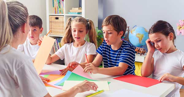 Abierta la convocatoria para que los centros participen en el programa PROA+, que contempla tutorías individualizadas en grupos reducidos