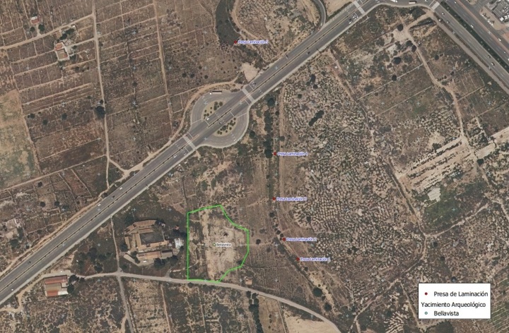 Imagen aérea de la zona donde se encuentran el yacimiento de época romana de Bellavista y las presas de laminación.