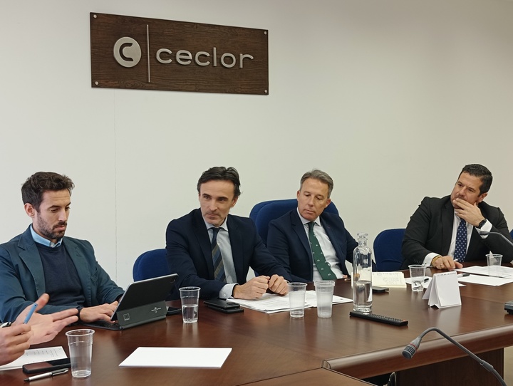 El consejero de Fomento e Infraestructuras, el alcalde de Lorca y el presidente de Ceclor se reúnen para hablar de las medidas que prepara el Ejecutivo regional para ampliar la oferta de viviendas