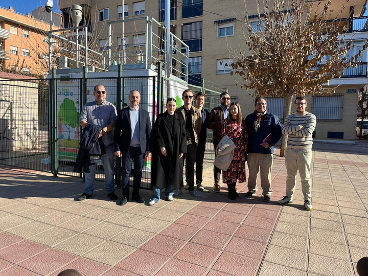 Visita a la estación de calidad del aire de San Basilio, en Murcia.