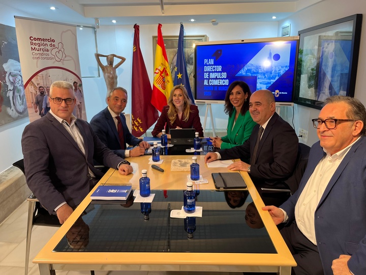 Reunión para presentar los avances del Plan Director del Comercio en la Región de Murcia.