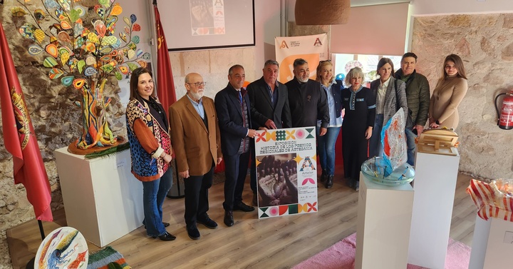 La exposición 'Historia de los Premios Regionales de Artesanía' repasa sus más de 20 años de existencia