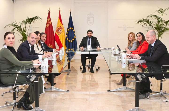 Primera reunión del comité para minimizar el impacto de los aranceles estadounidenses