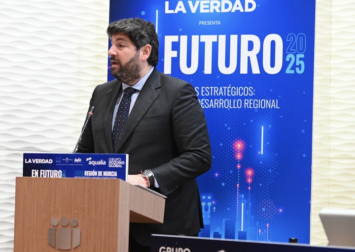 El presidente de la Comunidad, Fernando L&oacute;pez Miras, inaugur&oacute; hoy el Foro 'En Futuro Regi&oacute;n de Murcia 2025', organizado por el diario La Verdad.