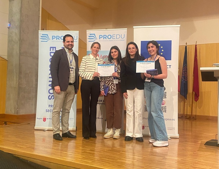 El IES Los Albares de Cieza gana la Liga de Debate para Bachillerato