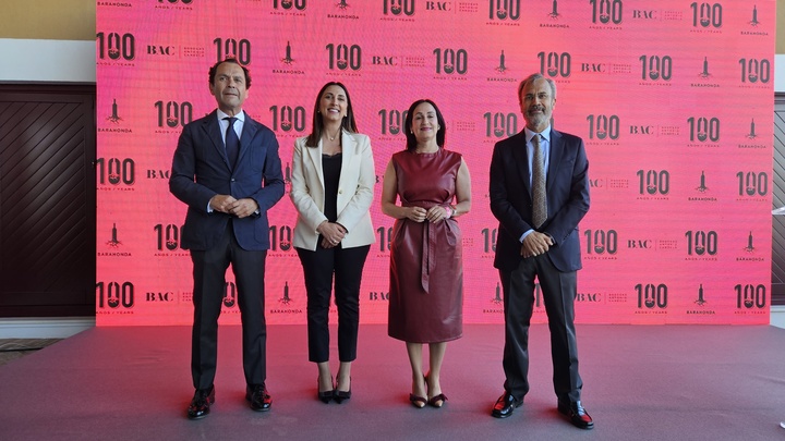 Sara Rubira destaca el trabajo de la bodega Barahonda en su centenario de elaboración de vinos de la DOP de Yecla