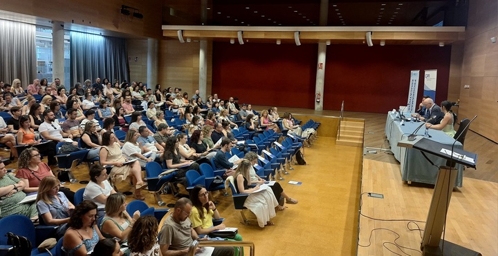 Más de 400 docentes y alumnos celebran una jornada Erasmus para impulsar la dimensión europea en el ámbito educativo