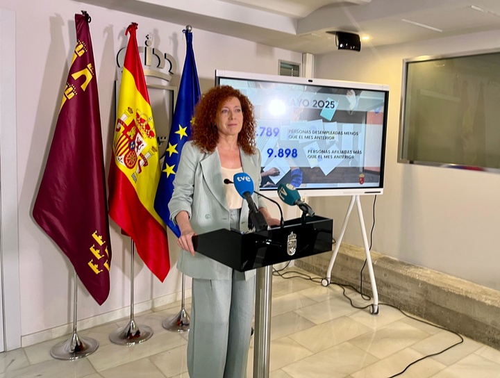 La directora general del SEF, Pilar Valero, ofrece los datos del paro del mes de mayo.