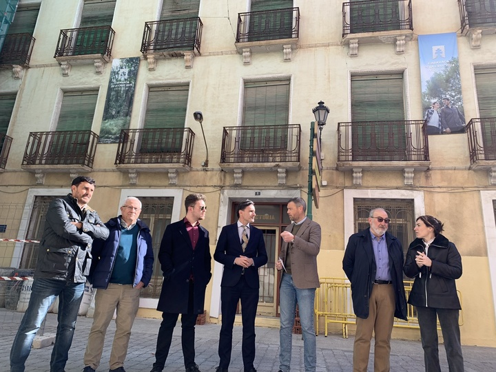 El consejero de Fomento e Infraestructuras, Jorge García Montoro, y el alcalde de Caravaca de la Cruz, José Francisco García, en una imagen de archivo...