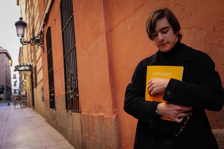 Imagen del pianista Emin Kiourktchian que actúa con la Orquesta Sinfónica de la Región de Murcia