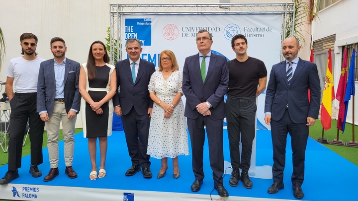 El consejero Juan María Vázquez destaca el "papel estratégico" de la Facultad de Turismo de la Universidad de Murcia como "generadora de talento e investigación aplicada y vínculo entre universidad y sector turístico"