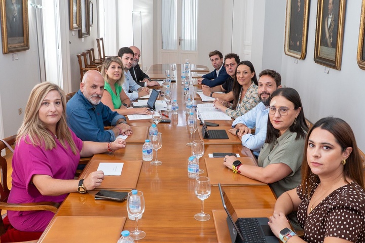 Imagen de una reunión celebrada entre los equipos de Gobierno de la Consejería y del Ayuntamiento de Cartagena 