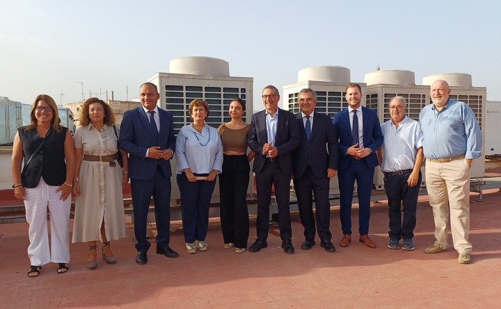El consejero de Medio Ambiente, Universidades, Investigación y Mar Menor, y el rector de la Universidad de Murcia, José Luján, durante tu visita al renovado aulario de La Merced en la UMU