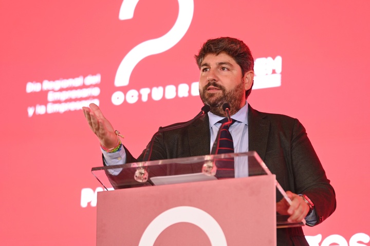López Miras preside el acto organizado por la Confederación Regional de Organizaciones Empresariales de Murcia (Croem) con motivo del Día Regional del Empresario y la Empresaria (2)