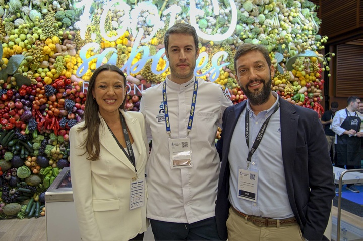 La consejera de Turismo, Cultura, Juventud y Deportes, Carmen Conesa, acudió a San Sebastián para apoyar a la delegación regional en un arranque de congreso en el que los '1.001 Sabores de la Región de Murcia' han sido grandes protagonistas