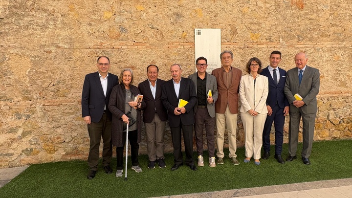 La Fundación Pedro Cano celebra su decimoquinto aniversario con una exposición, un concierto, un concurso y el tradicional encuentro con el creador blanqueño pintando granadas al natural