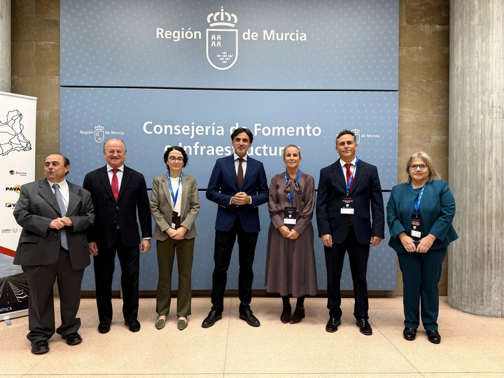 El consejero de Fomento e Infraestructuras, Jorge García Montoro, durante la inauguración de la jornada nacional 'Preparados para lo imprevisto. La carretera, infraestructura crítica', organizada por ACEX