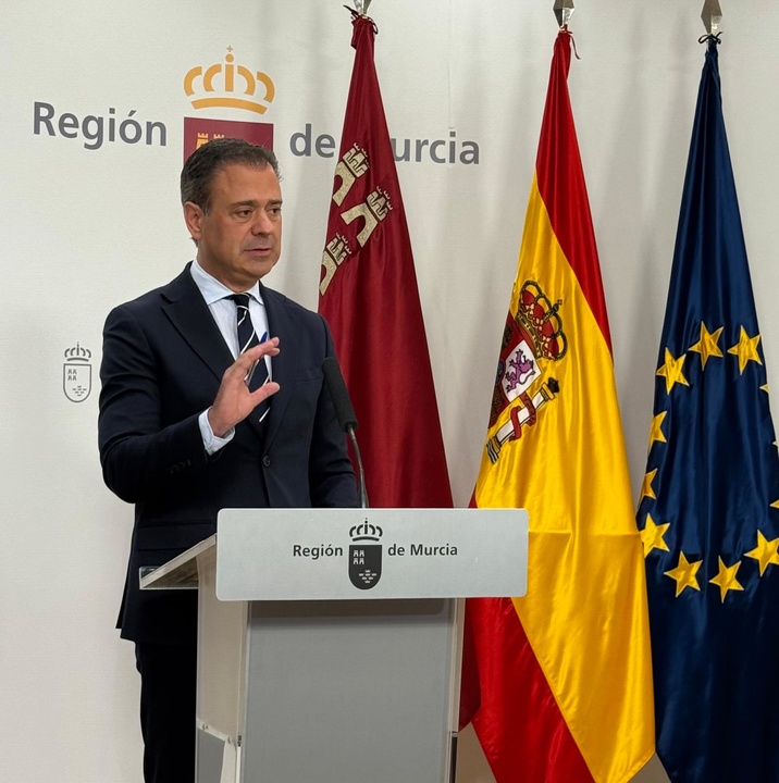 El portavoz del Ejecutivo autonómico, Marcos Ortuño, durante la rueda de prensa posterior a la reunión del Consejo de Gobierno