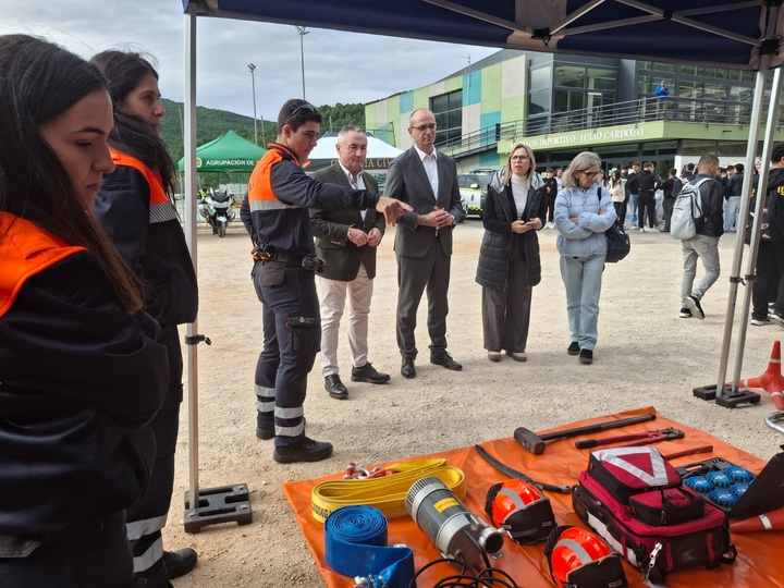 El consejero de Educación y Formación Profesional, Víctor Marín, visita la I Feria de Orientación Juvenil y Emprendimiento de Moratalla
