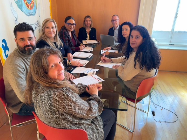 Reunión celebrada en el Ayuntamiento de Cartagena, con la presencia de la directora de Competitividad y Calidad Turísticas, Eva Reverte