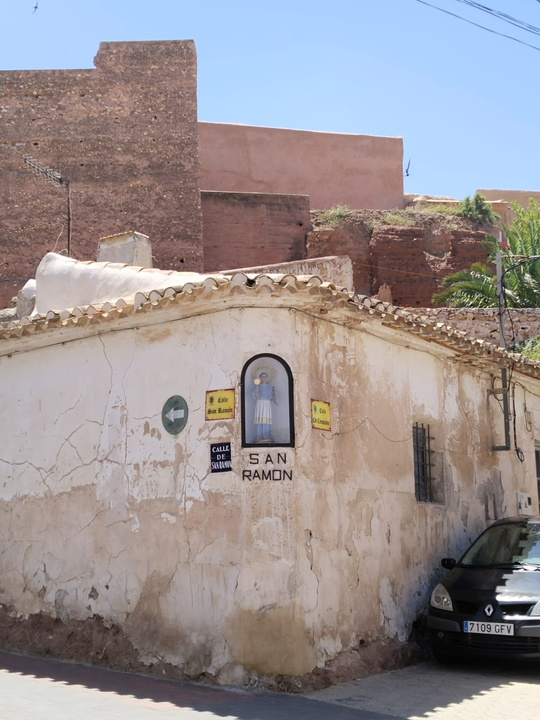 Tramo amurallado de Aledo, junto a la calle de San Ramón.