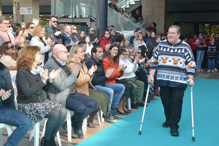 La consejera de Política Social, Familias e Igualdad, Conchita Ruiz, asistió al desfile de moda inclusivo 'La moda que nos une' (2)