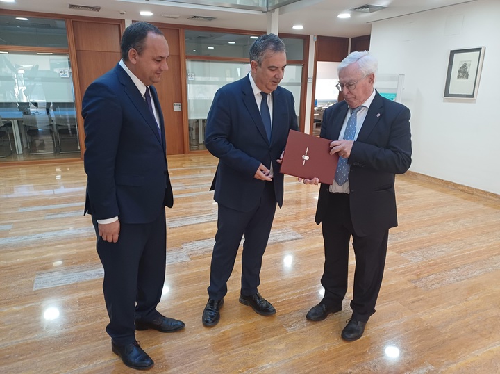 El consejero de Medio Ambiente, Universidades, Investigación y Mar Menor, Juan María Vázquez, se reúne con el presidente del Consejo Económico y ...