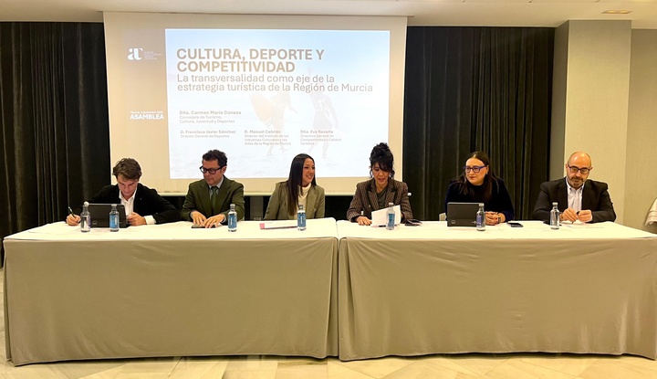 La consejera Carmen Conesa destaca que la Región se encuentra "en su mejor momento en cuanto a cifras y diálogo con el sector turístico"