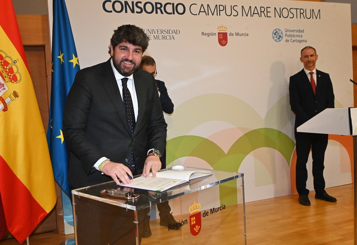 Firma en el Palacio de San Esteban del convenio de colaboraci&oacute;n que supone la creaci&oacute;n del Consorcio del Campus Mare Nostrum (3)