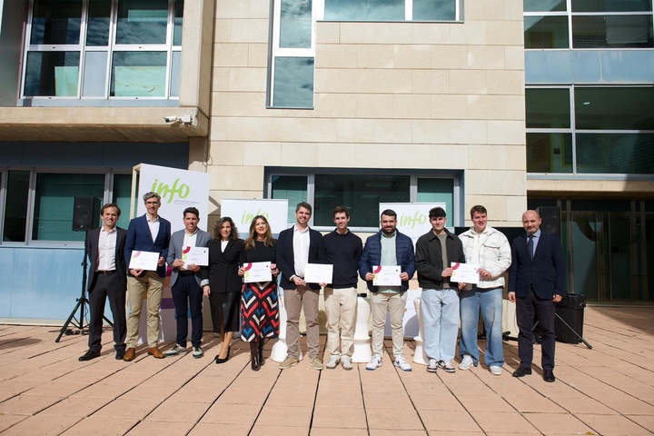 Los ganadores del segundo semestre del Premio al Emprendedor del Mes.