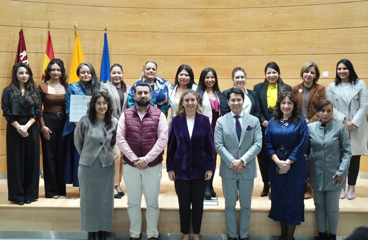 El Consulado de Ecuador en Murcia nombra `Embajadora del Consejo Violeta&acute; a la consejera de Pol&iacute;tica Social, Conchita Ruiz